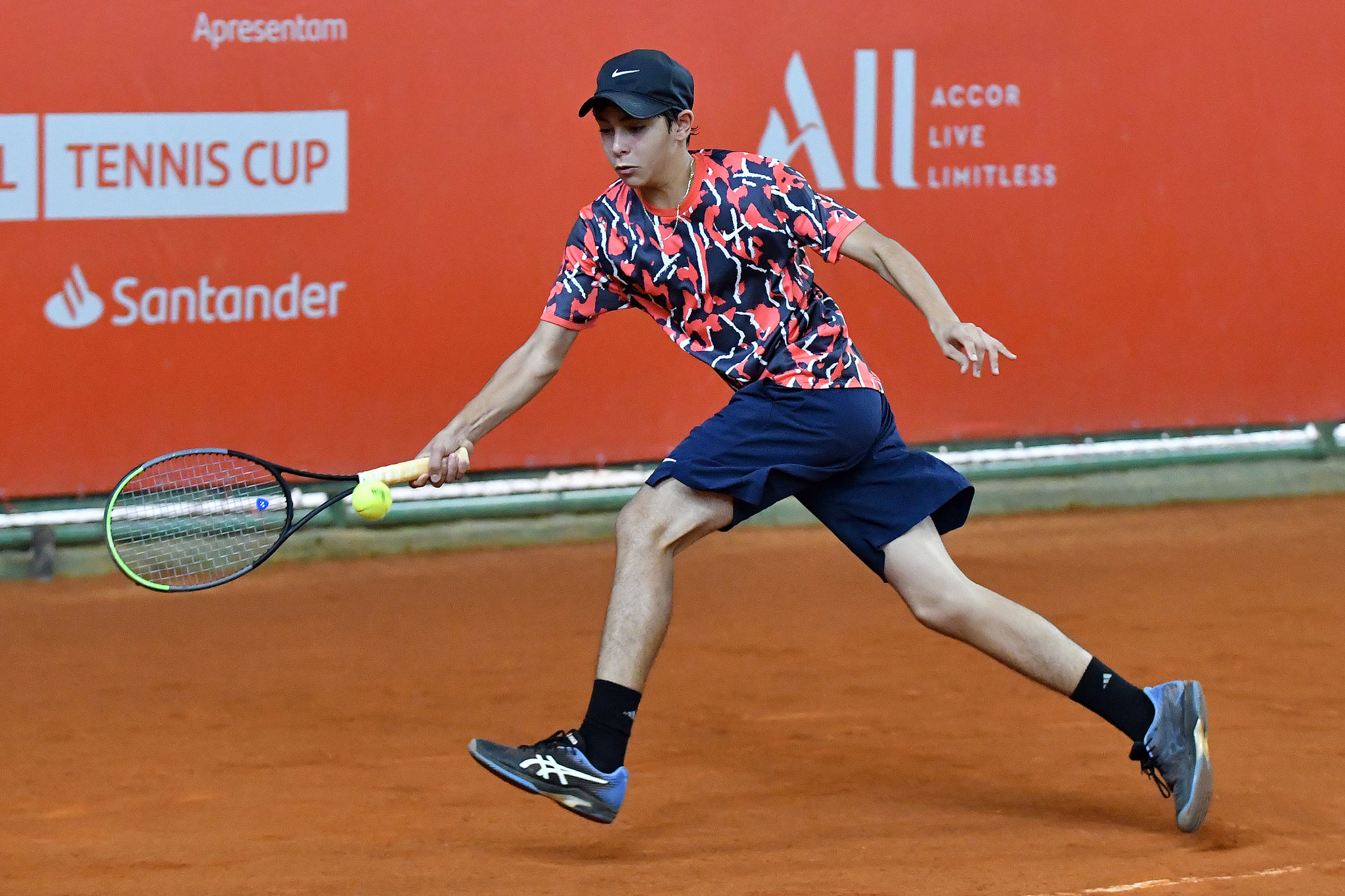 Reis vence em dois tiebreaks e desafia o cabeça 1 Garin - TenisBrasil